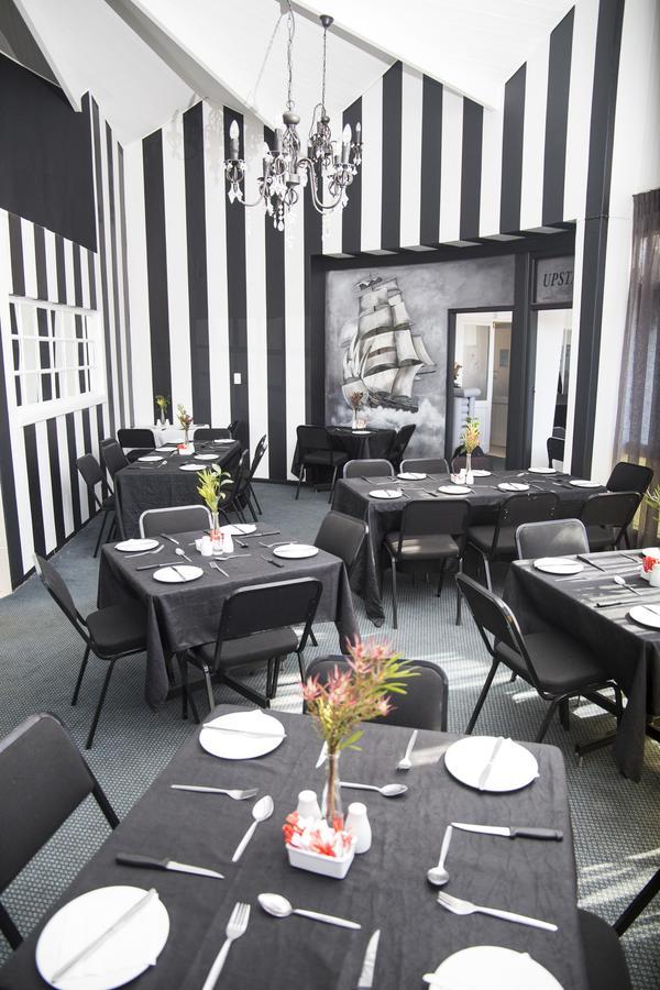 Savoy Hotel Jeffreys Bay Extérieur photo